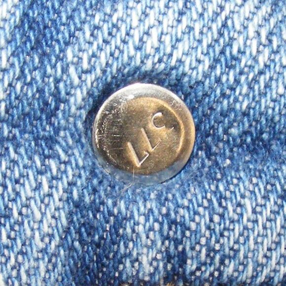 LEVI'S Vintage 540 Jeans, 44, BROWN TAB, Light Blue Wash, Zipper fly - Picture 10 of 11